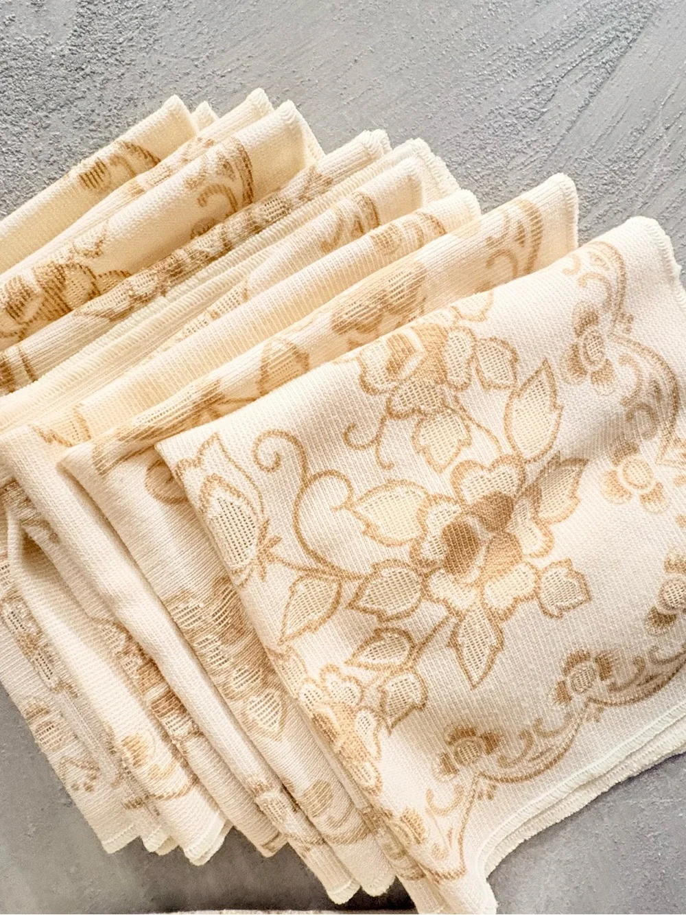 N/A stylish cream